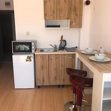 Apartment Beautiful Studio At Sunny Day 6